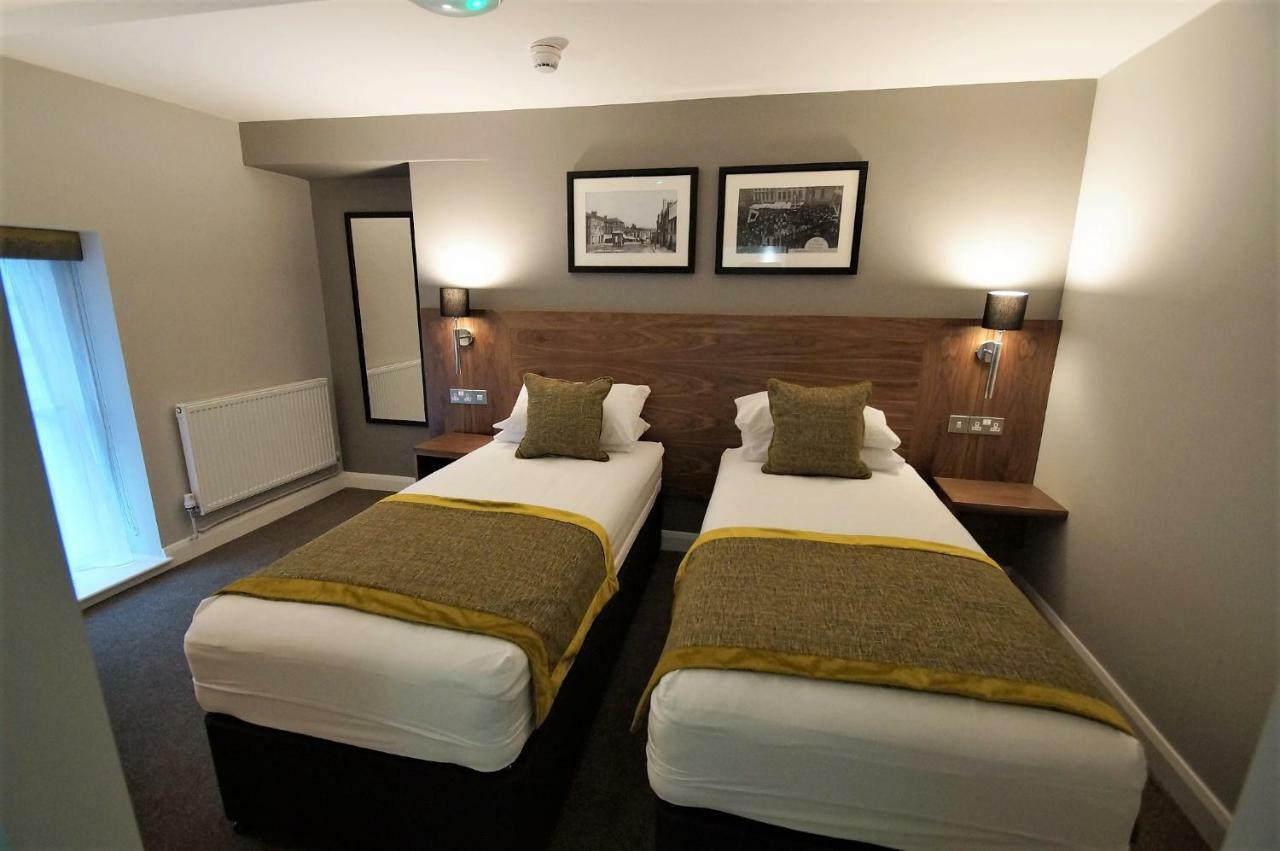 New Park Hotel Καρμάρθεν Εξωτερικό φωτογραφία