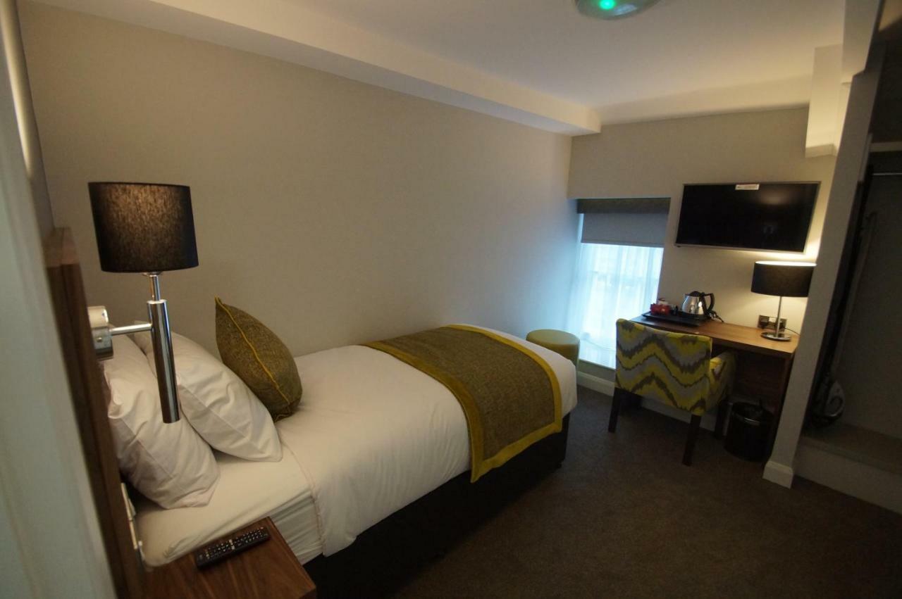 New Park Hotel Καρμάρθεν Εξωτερικό φωτογραφία